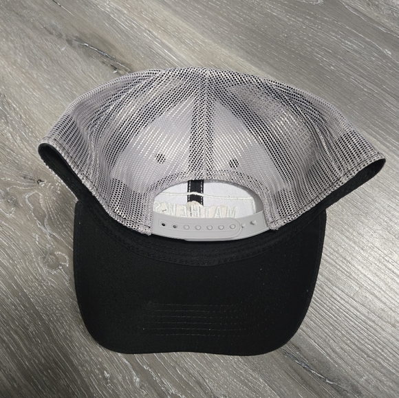 Mathews Snapback - Picture 2 of 2